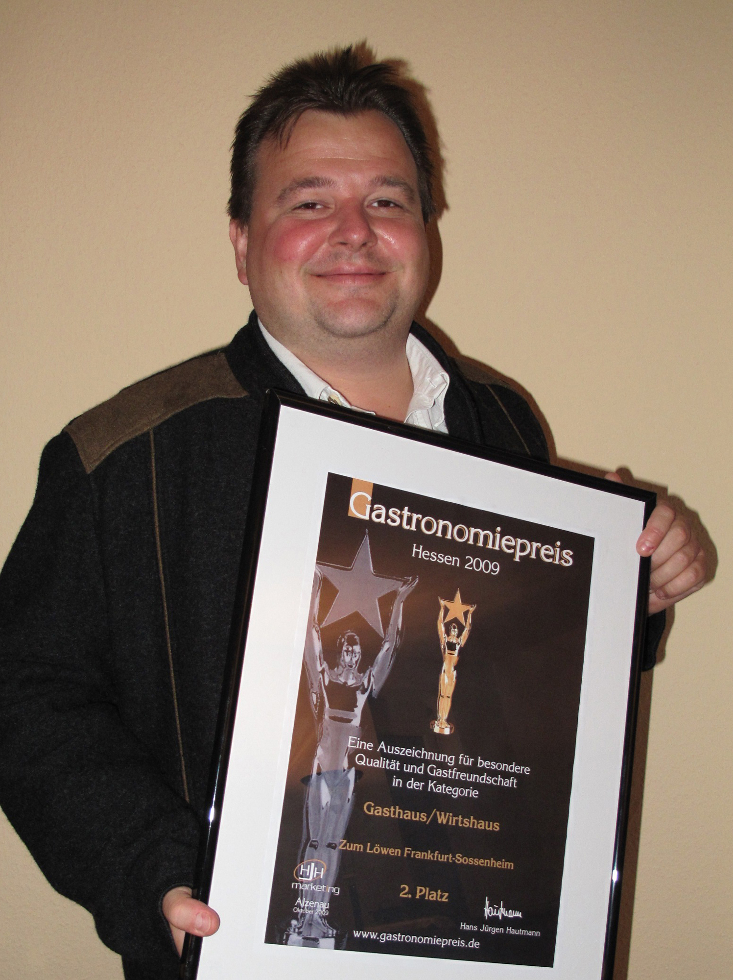 Peter Häfner vom Frankfurter Gasthaus Zum Löwen erhielt beim „Gastronomiepreis Hessen 2009“ zwei Auszeichnungen.