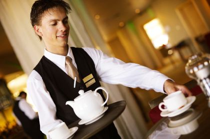 Ausgebildete Restaurant- und Hotelfachleute sowie qualifizierte Servicemitarbeiter sind aufgerufen, sich erstmals beim Internationalen Wettbewerb "Preis für große Gastlichkeit" zu bewerben.