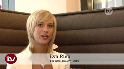 Eva Rieb, Deutschlands schönste Hotelmitarbeiterin, verrät im Interview mit HOTELIER TV mehr über ihr Leben
