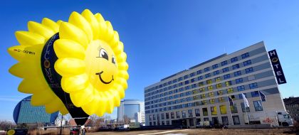 PR-Gag zur Eröffnung: Der Welcome-Hotels-Ballon ist von der Warsteiner Internationale Montgolfiade her bekannt. 