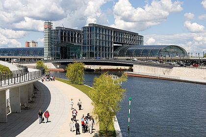 Zentrale Lage in Berlin: Direkt am Hauptbahnhof Berlin entsteht das neue Flagghotel der InterCity Hotels – das 412-Zimmer-Haus wird Ende 2013 eröffnet