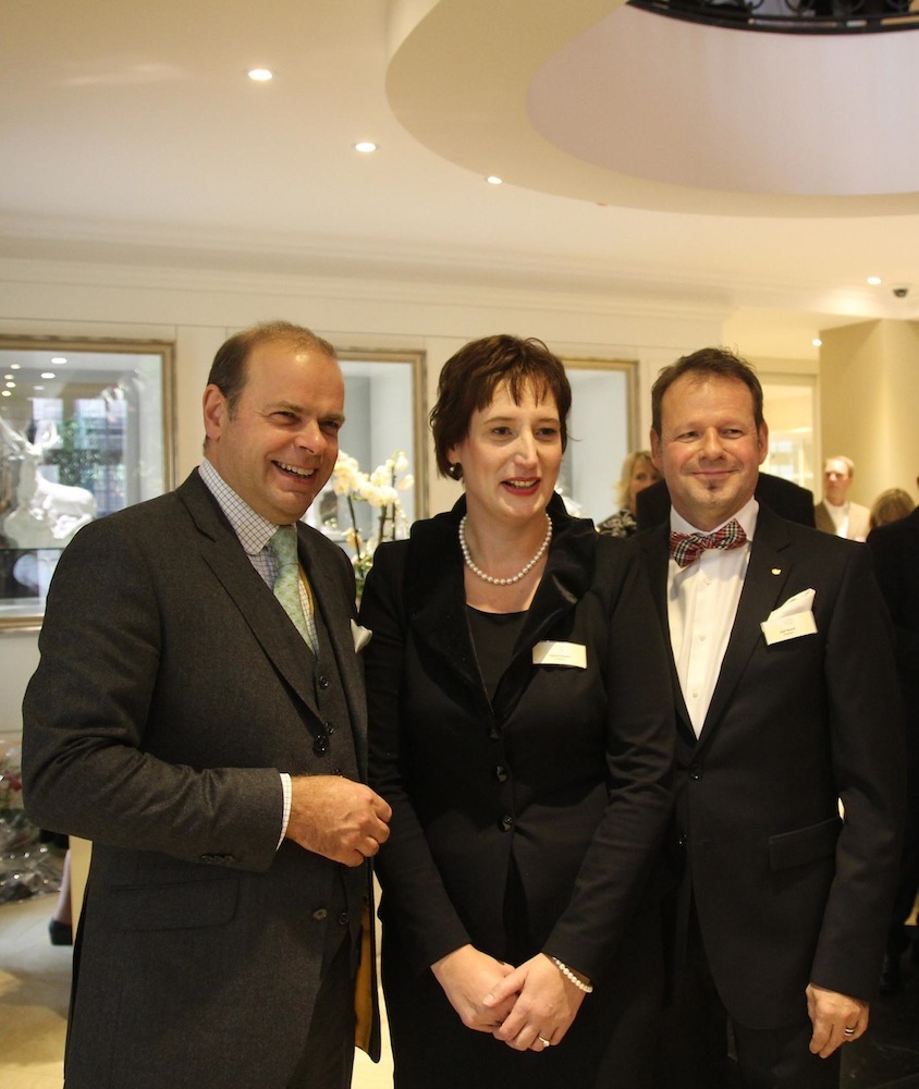 Eröffnung des Hotelanbaus: Dr. Clemens Ritter von Kempski, die Hoteldirektoren Sabine Waske und Olaf Hirsch (von links nach rechts)