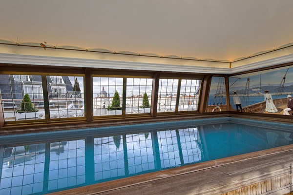 Hotel Le Bristol Paris - Rooftop Swimming Pool