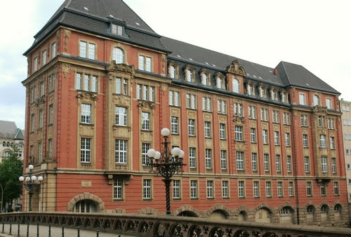 Oberfinanzdirektion Hamburg soll Luxushotel werden (Foto: vp_hmbg/panoramio.com)
