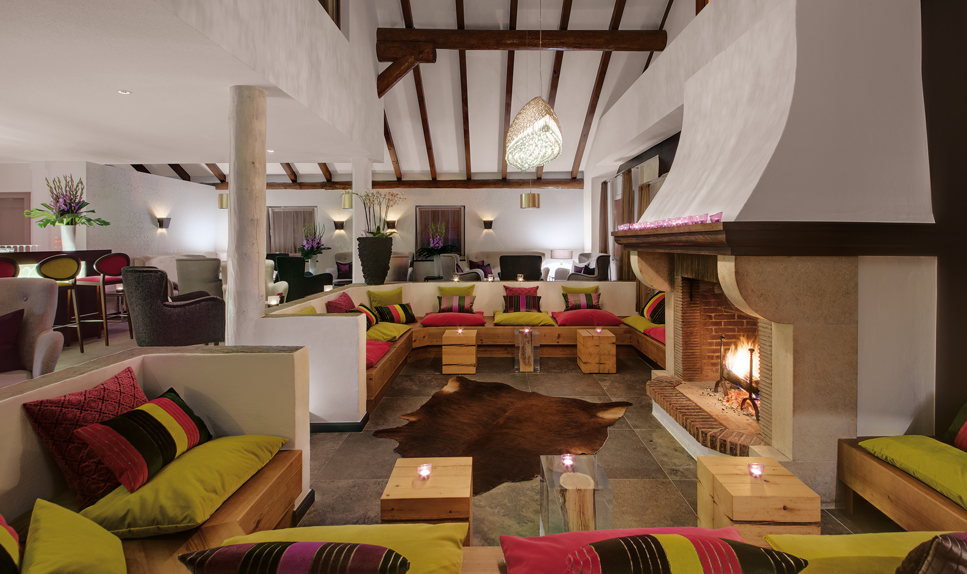 Lounge im neuen Designhotel Giradino Mountain St. Moritz - Soft Opening ist am 06. Dezember 2013