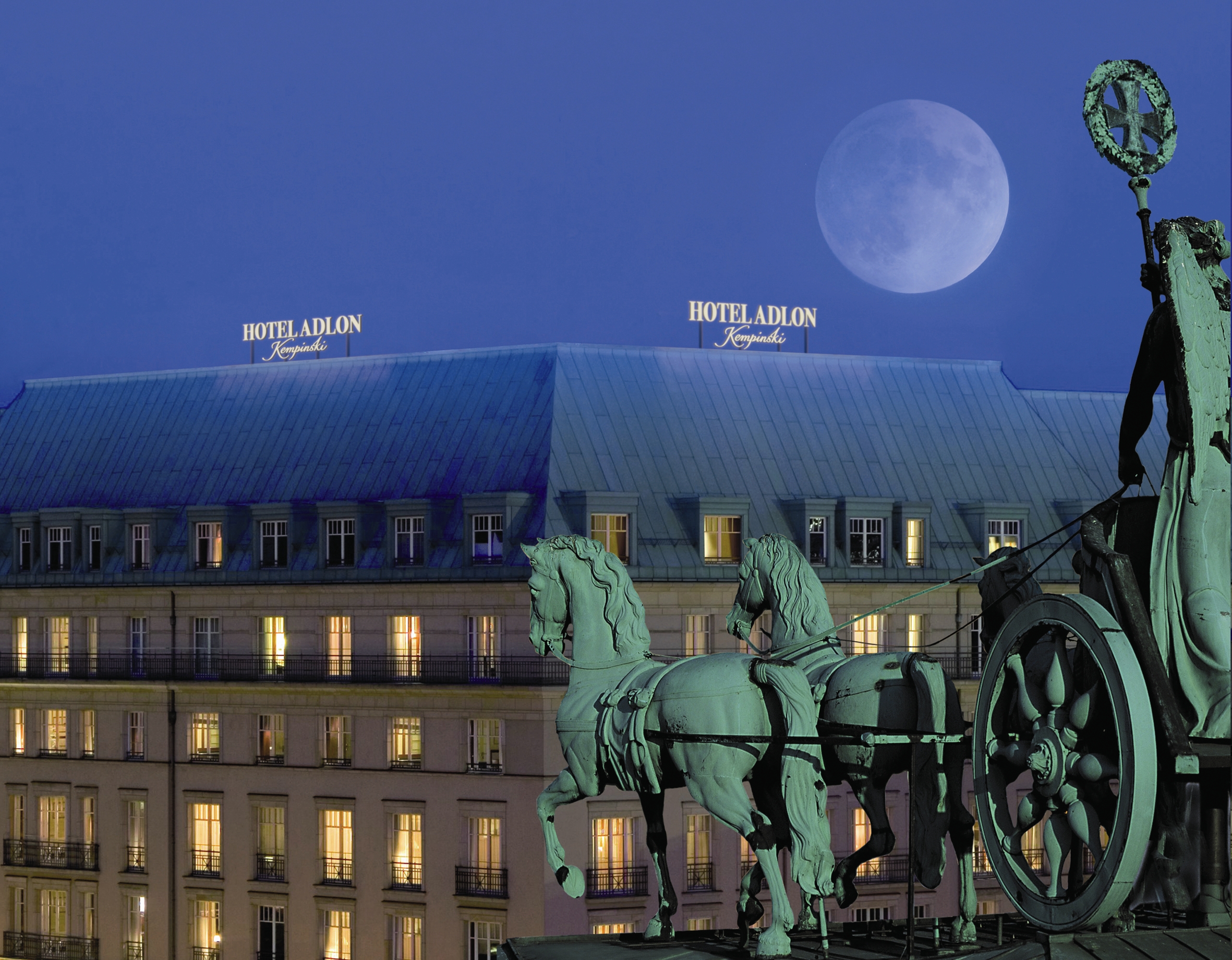 Hotel Adlon Kempinski Berlin: Mit 61% gerade noch Note „Gut“ beim anonymen Hoteltest von „Top hotel“