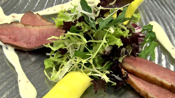 Gourmetkoch Thorsten Bubolz verrät sein Geheimrezept: Teriyaki-Entenbrust mit Salat von grüner Mango