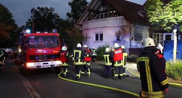 Feuerwehr nutzt ehemaliges Hotel Altenburg in Bad Zwesten für große Übung