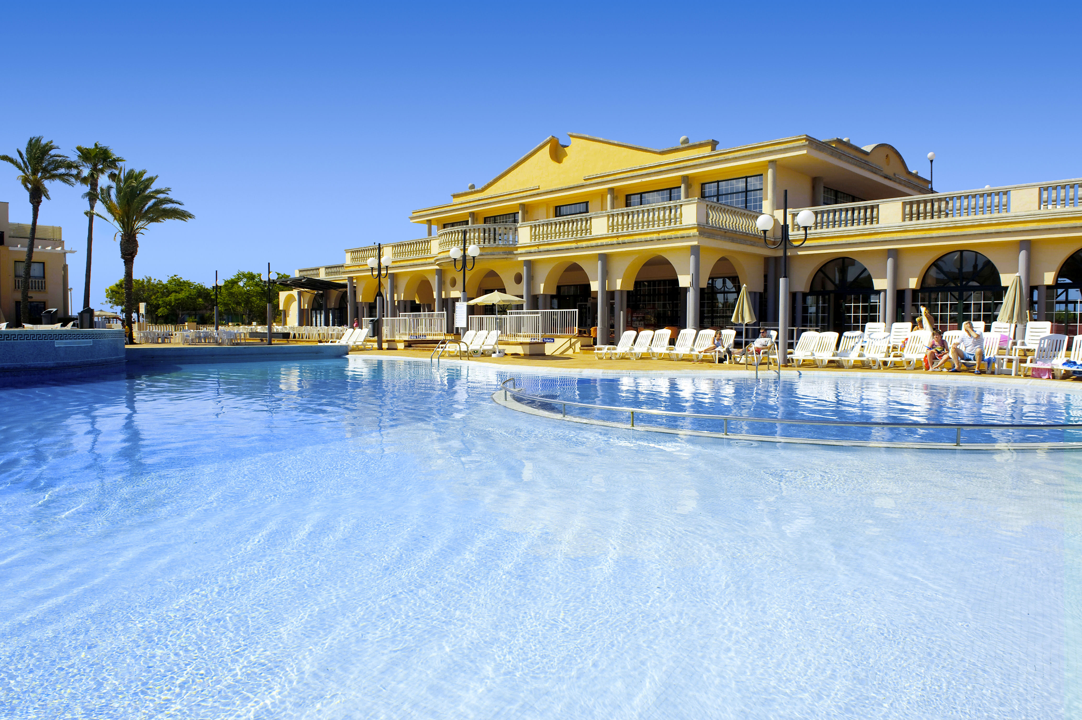 Neue Budget-Clubmarke Suneo Club öffnet acht Hotels rund ums Mittelmeer, zum Beispiel den Suneo Club Grupotel Mar de Menorca