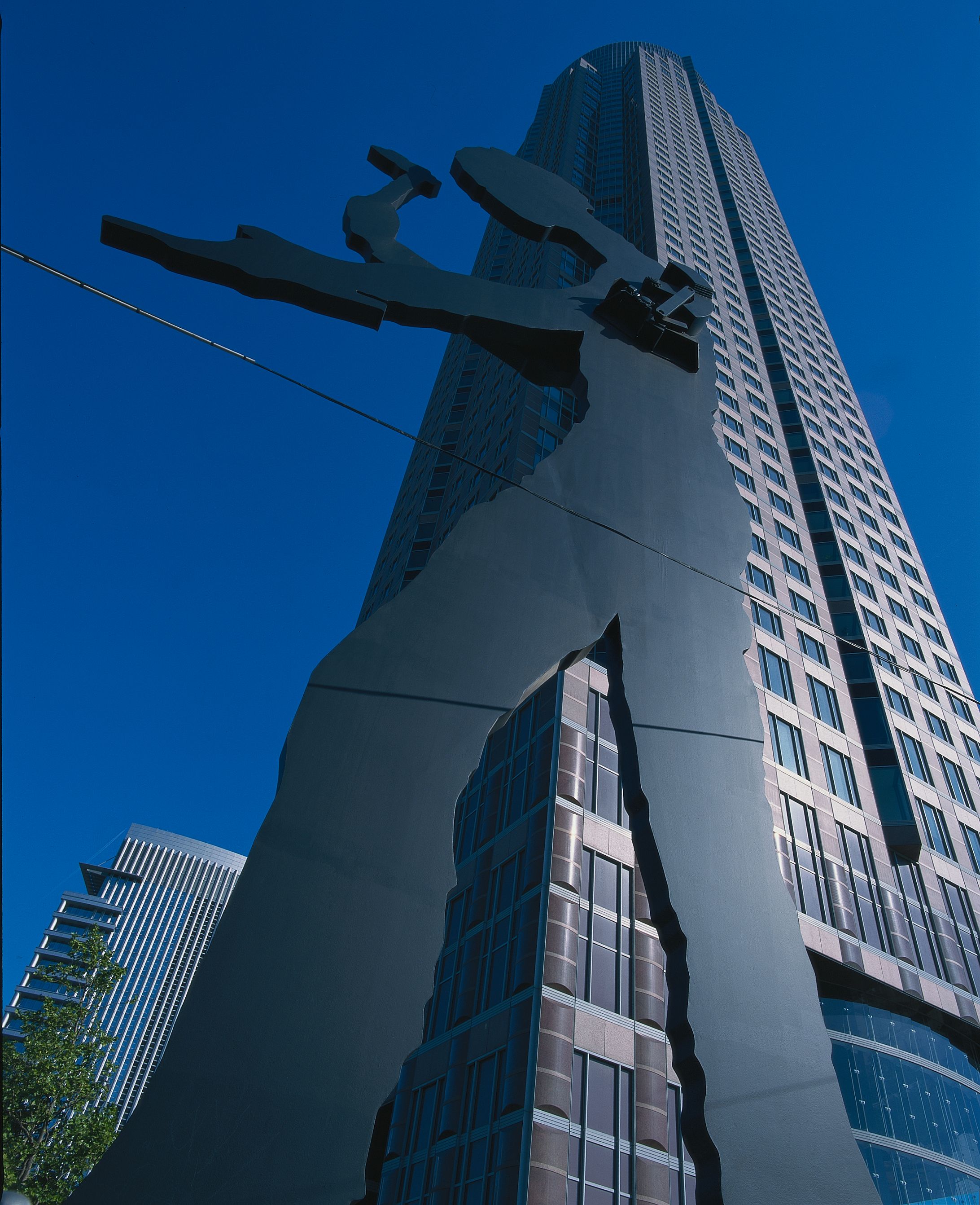 Symbol für internationale Kongress: Messeturm in Frankfurt/Main - Foto: Jochen Keute