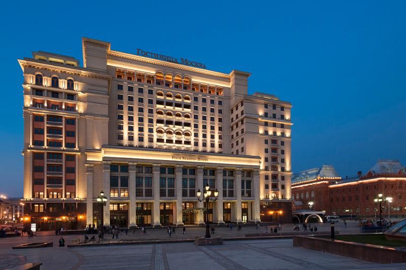 Replik des historischen Hotel Moskva: Four Seasons Moskau