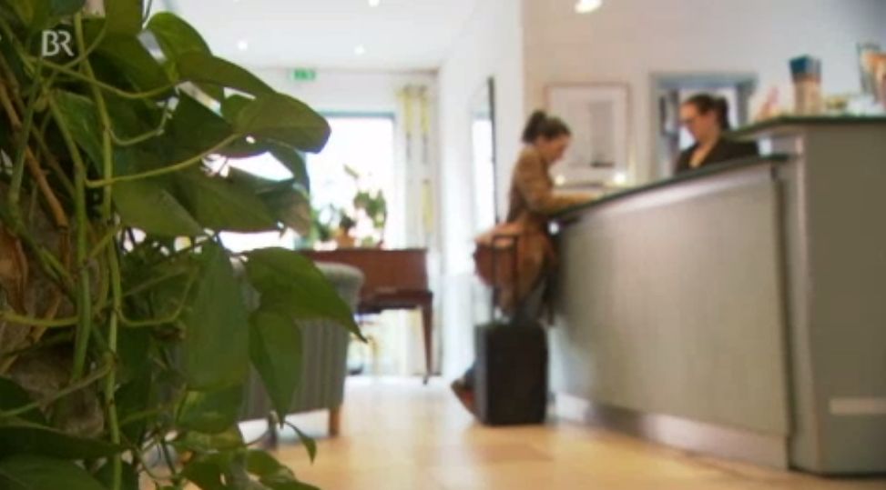 Anonym eincheckem im Hotel - Meldeschein wird nicht geprüft - Sicherheitslückem im Gastgewerbe